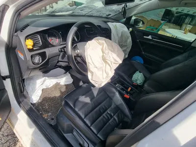 2016 Volkswagen Golf WVWZZZAUZGW246332 VIN:WVWZZZAUZGW246332