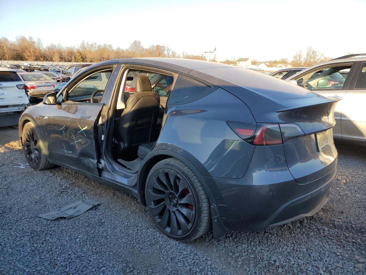 2022 TESLA MODEL Y  VIN:7SAYGDEF9NF397612