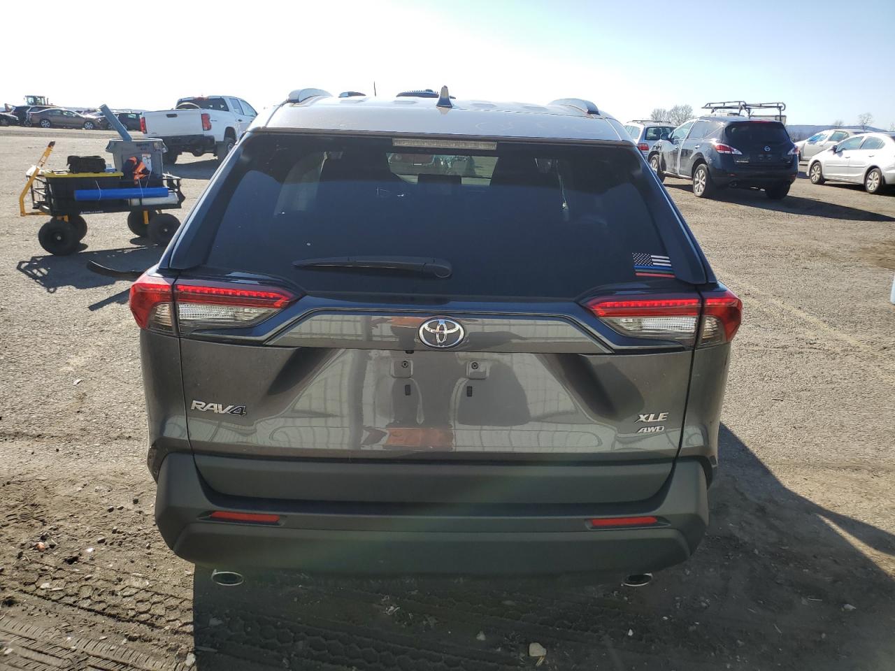 2022 TOYOTA RAV4 XLE VIN:2T3P1RFV6NC271037