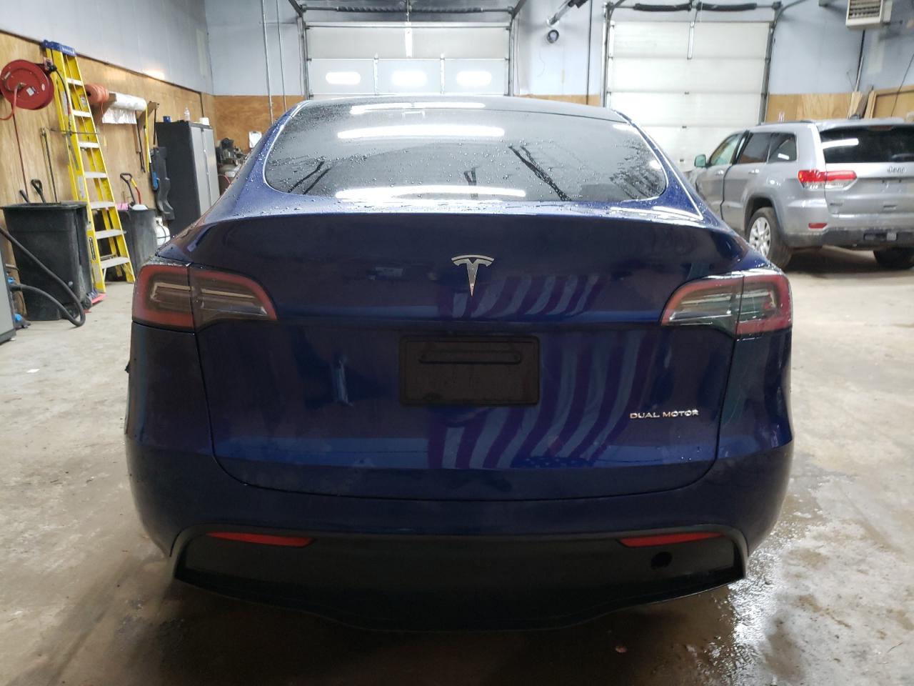 2023 TESLA MODEL Y  VIN:7SAYGDEE2PA172908