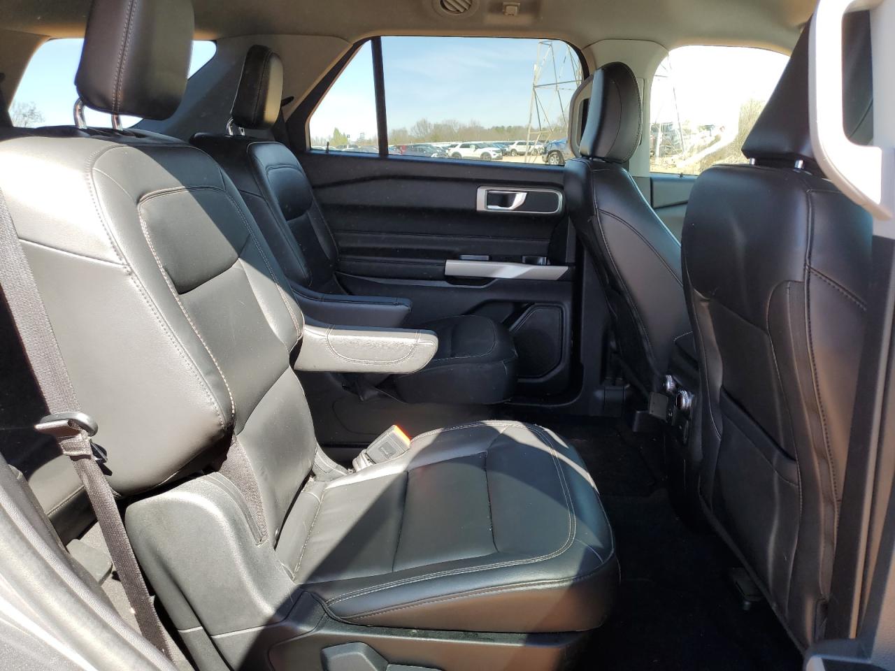 2022 FORD EXPLORER XLT VIN:1FMSK8DH8NGC01561