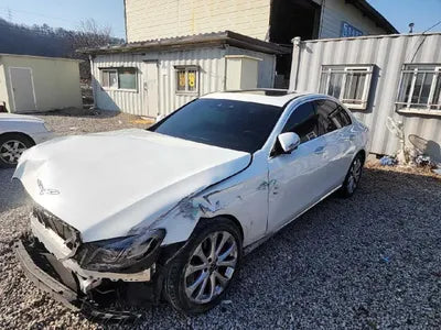 2018 Mercedes-Benz E 300 VIN: