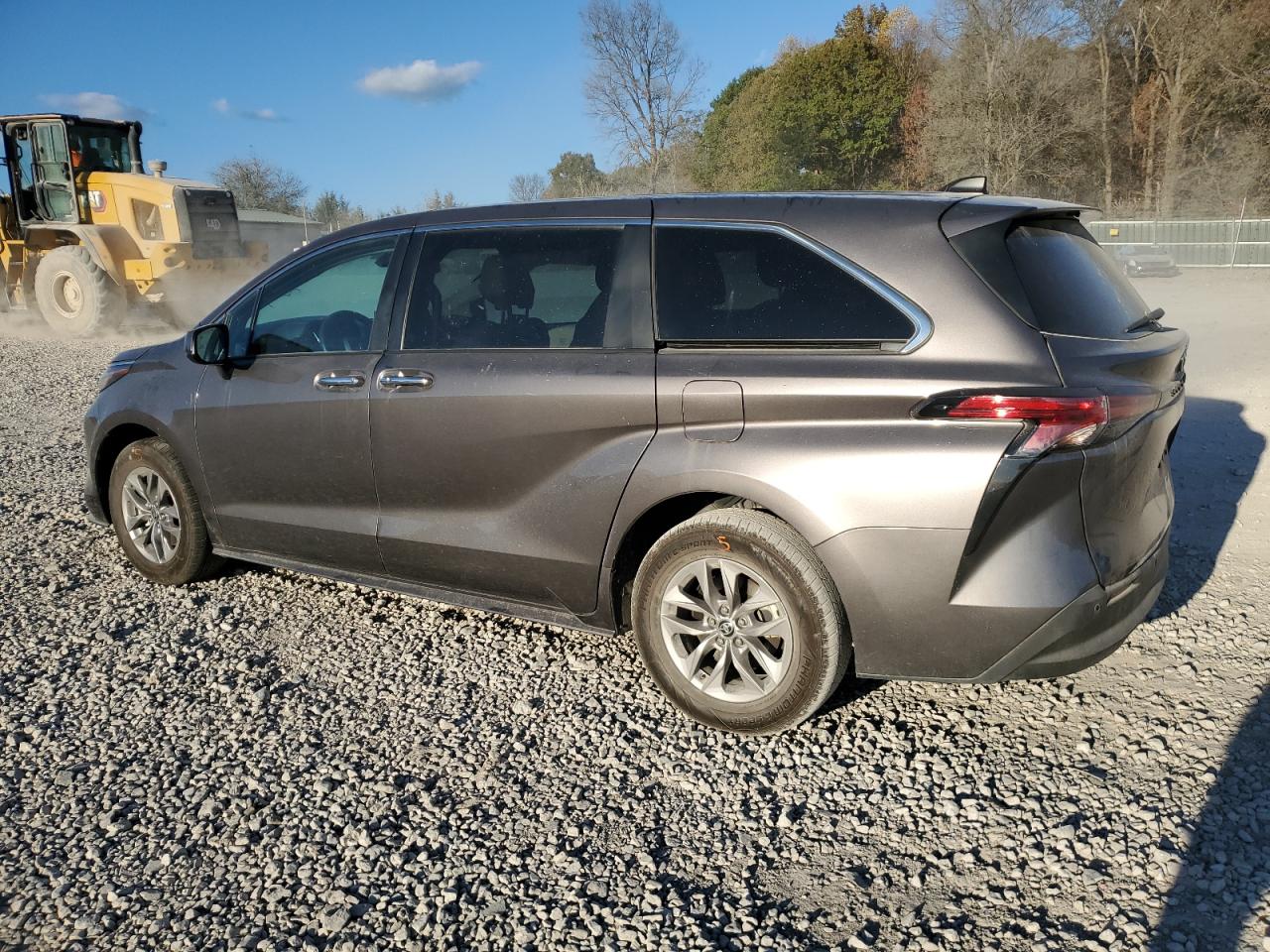 2022 TOYOTA SIENNA XLE VIN:5TDYRKECXNS121596
