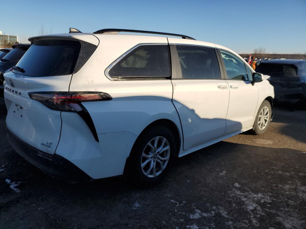 2024 TOYOTA SIENNA LE VIN:5TDGSKFC4RS112719
