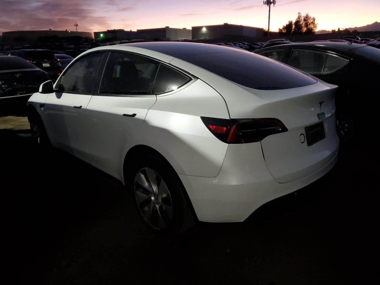 2023 TESLA MODEL Y  VIN:7SAYGDEE2PA128617