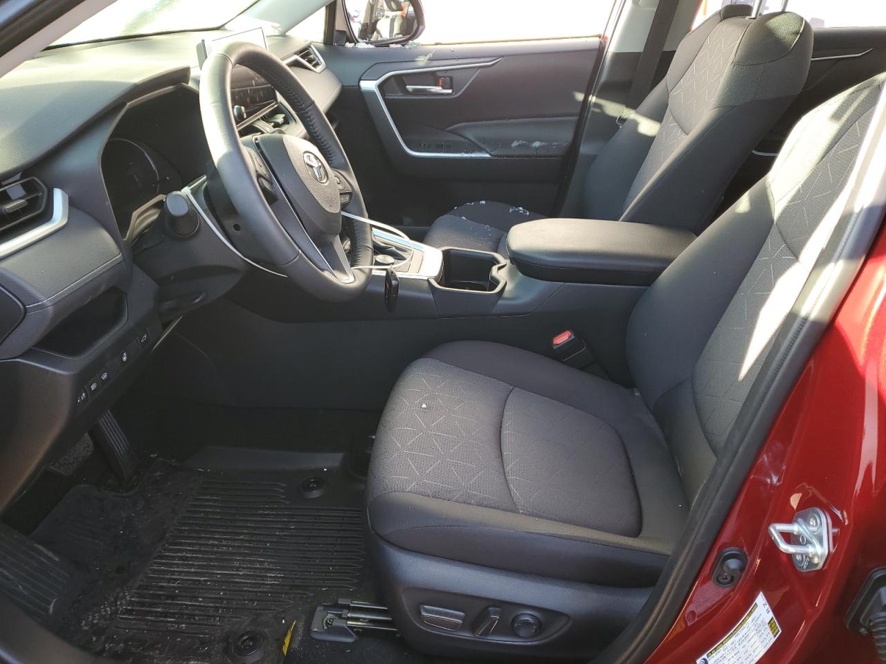 2024 TOYOTA RAV4 XLE VIN:JTMRWRFV8RD257555