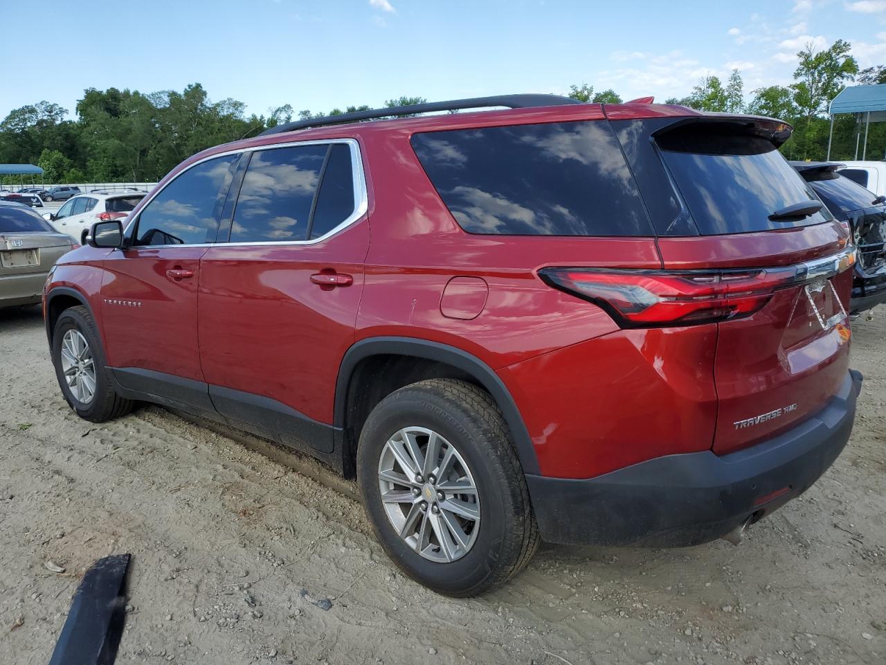 2022 CHEVROLET TRAVERSE LT VIN:1GNEVHKW3NJ147557