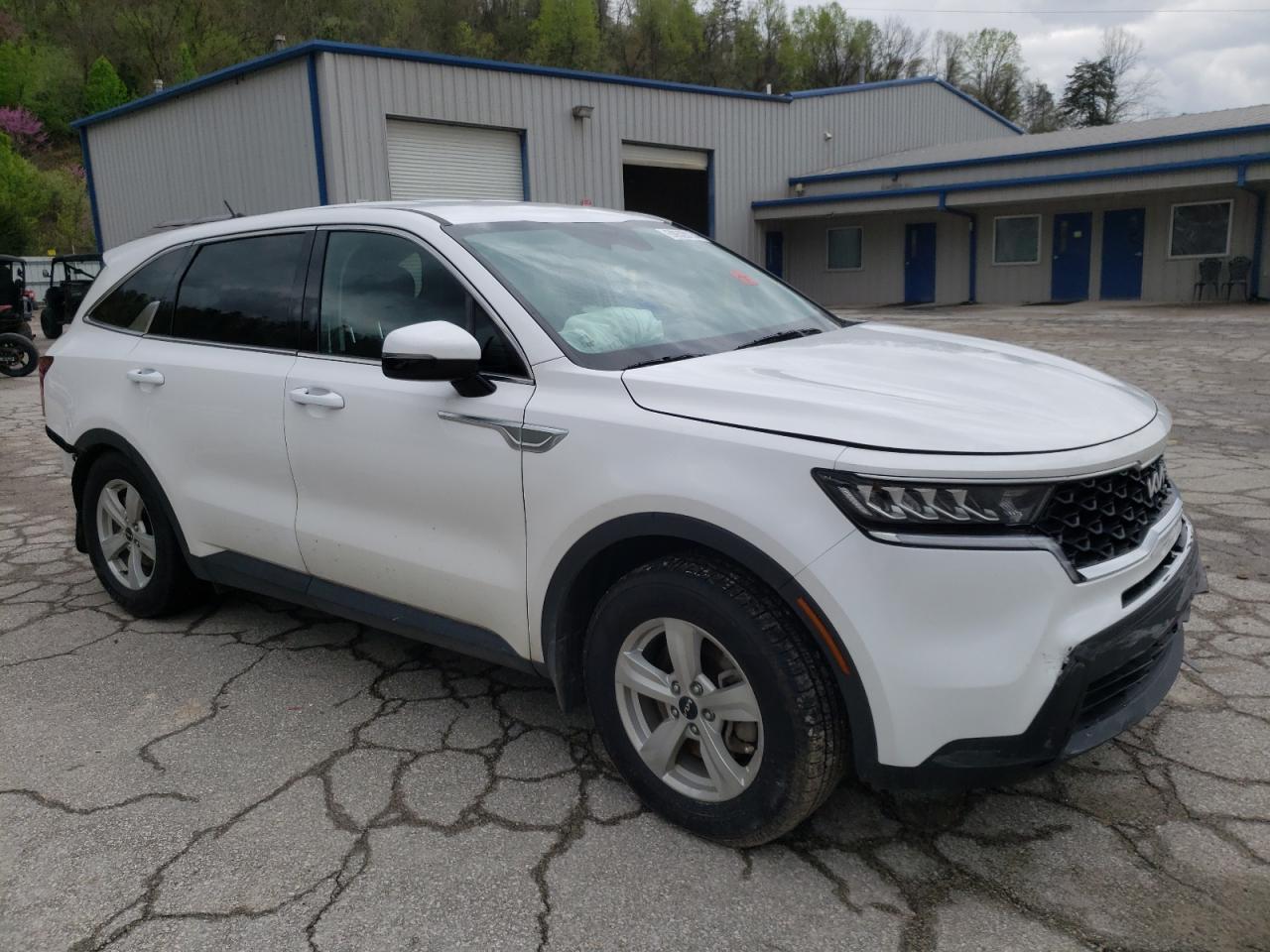 2022 KIA SORENTO LX VIN:5XYRGDLC1NG148837