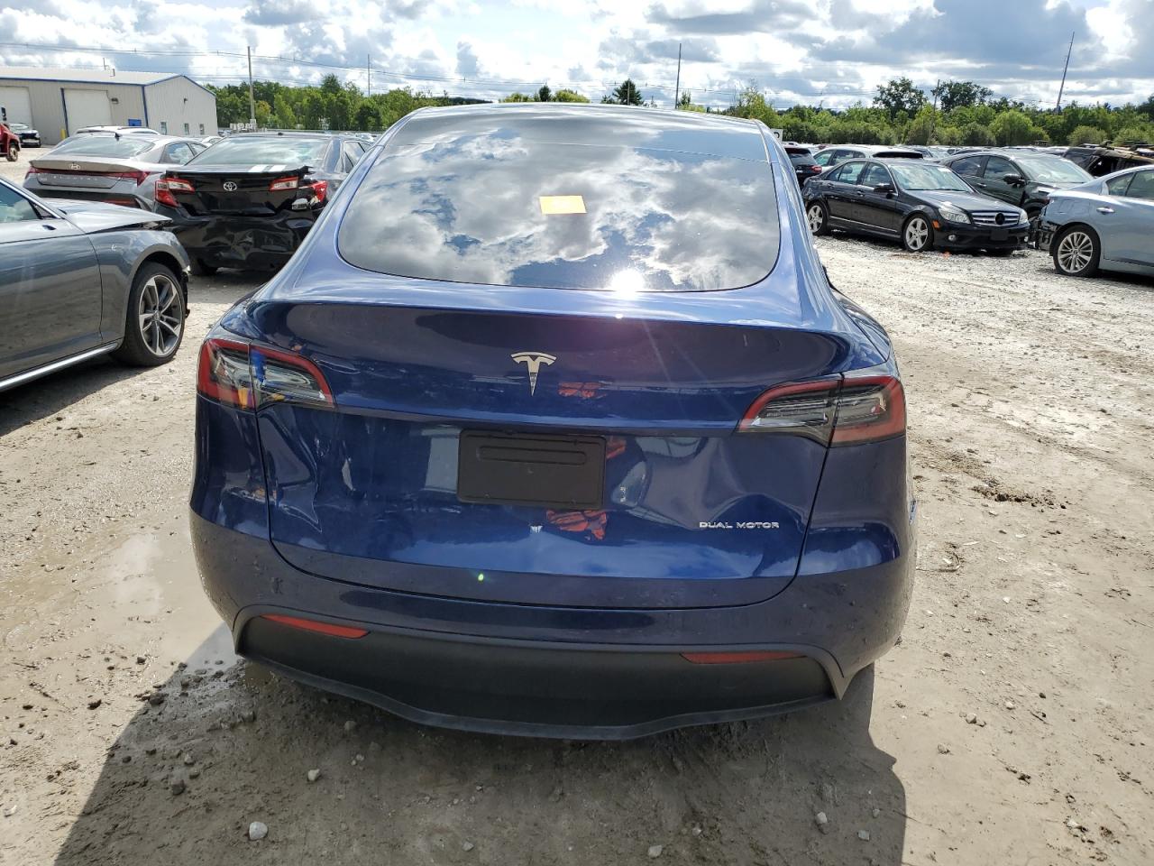 2024 TESLA MODEL Y  VIN:7SAYGAEE5RF117597