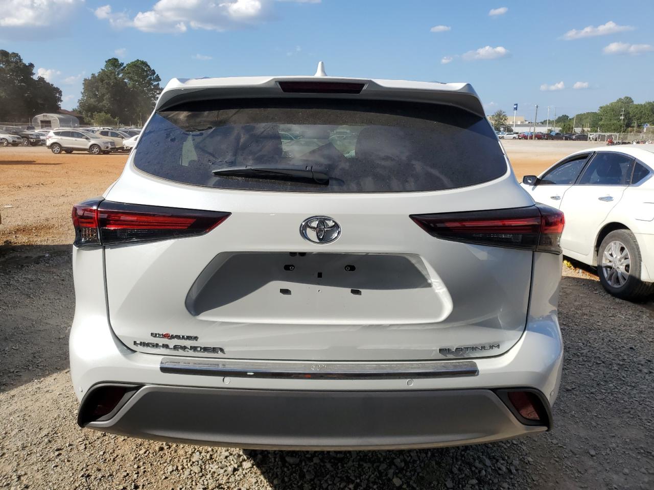 2024 TOYOTA HIGHLANDER LE VIN:5TDKDRAH1RS535676