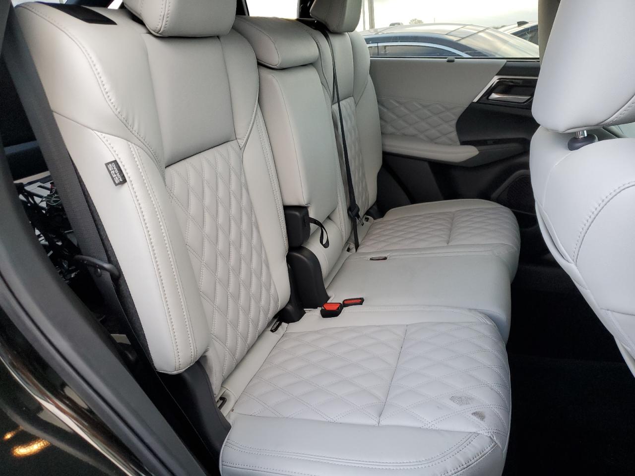 2024 MITSUBISHI OUTLANDER SEL VIN:JA4J4WA81RZ039893