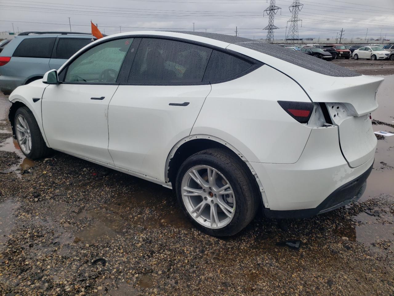 2023 TESLA MODEL Y  VIN:7SAYGDEE0PF833029