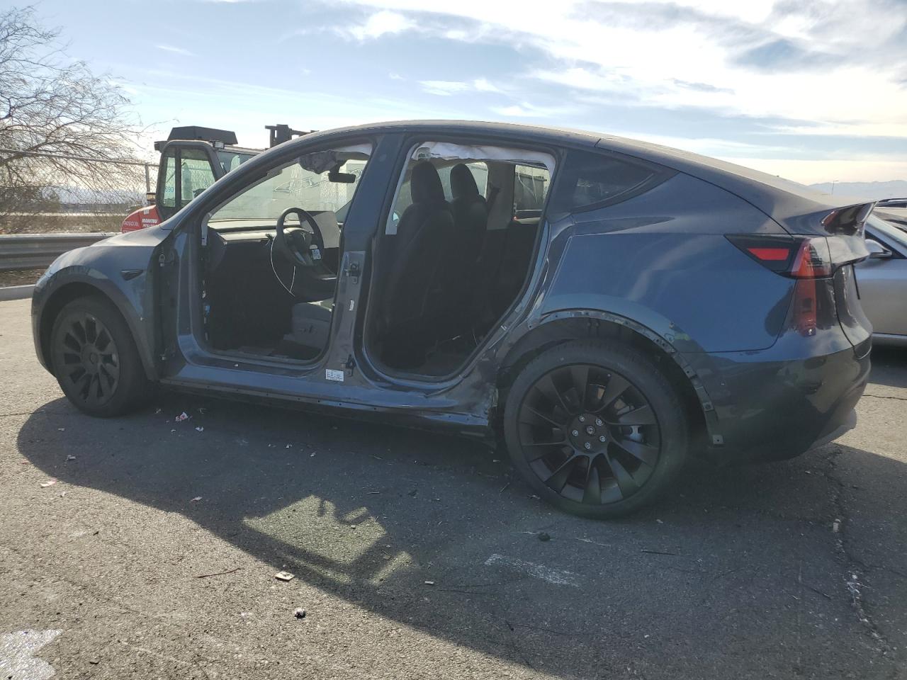 2023 TESLA MODEL Y  VIN:7SAYGDEE8PF912853