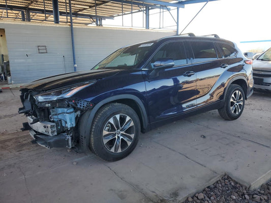 2022 TOYOTA HIGHLANDER XLE VIN:5TDHZRAH9NS093896
