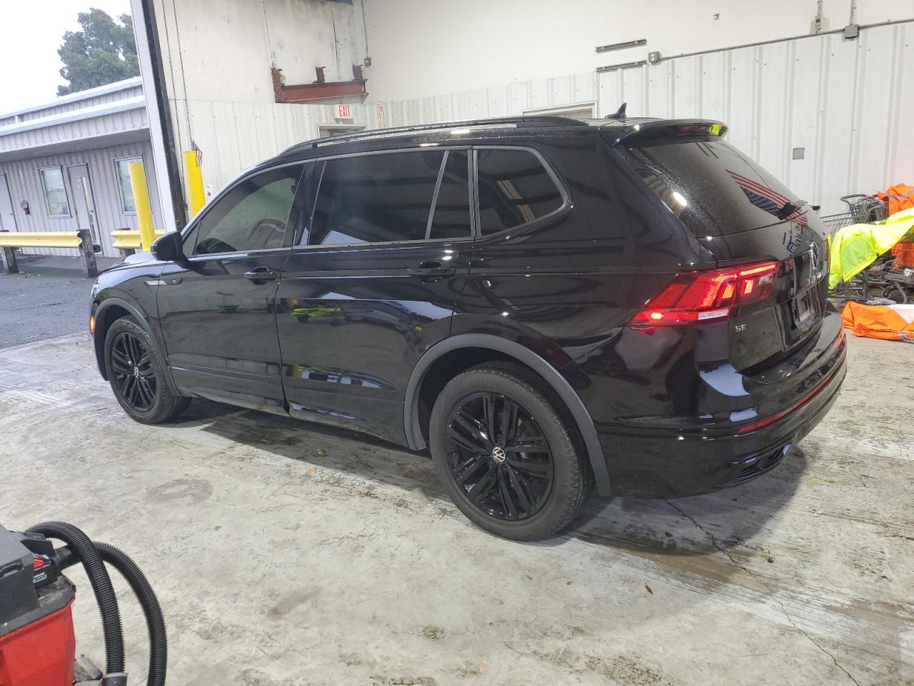 2022 VOLKSWAGEN TIGUAN SE R-LINE BLACK VIN:3VVCB7AX5NM093647
