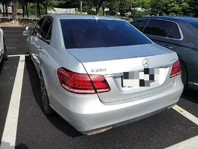 2016 Mercedes-Benz E 220 VIN: