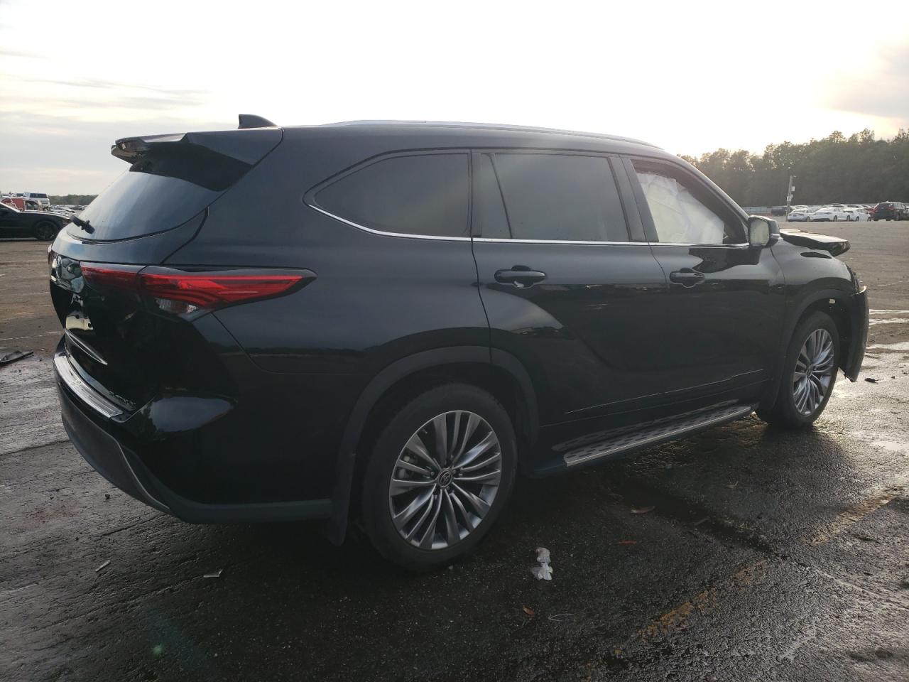 2022 TOYOTA HIGHLANDER PLATINUM VIN:5TDFZRAHXNS103472