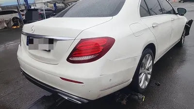 2016 Mercedes-Benz E 220 VIN: