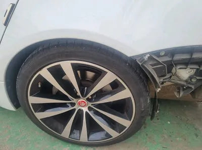 2019 Jaguar XJ SAJAA22P2KNW19570 VIN:SAJAA22P2KNW19570