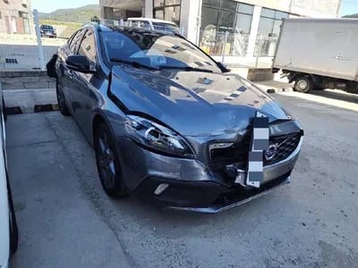 2016 Volvo V40 VIN: