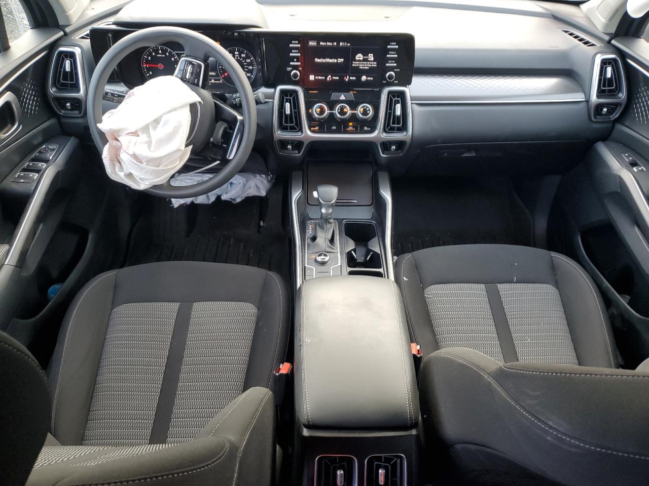 2022 KIA SORENTO LX VIN:5XYRGDLC4NG150937