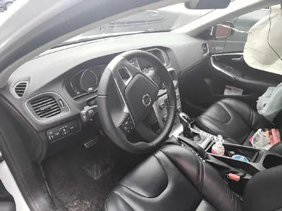 2017 Volvo V40 VIN: