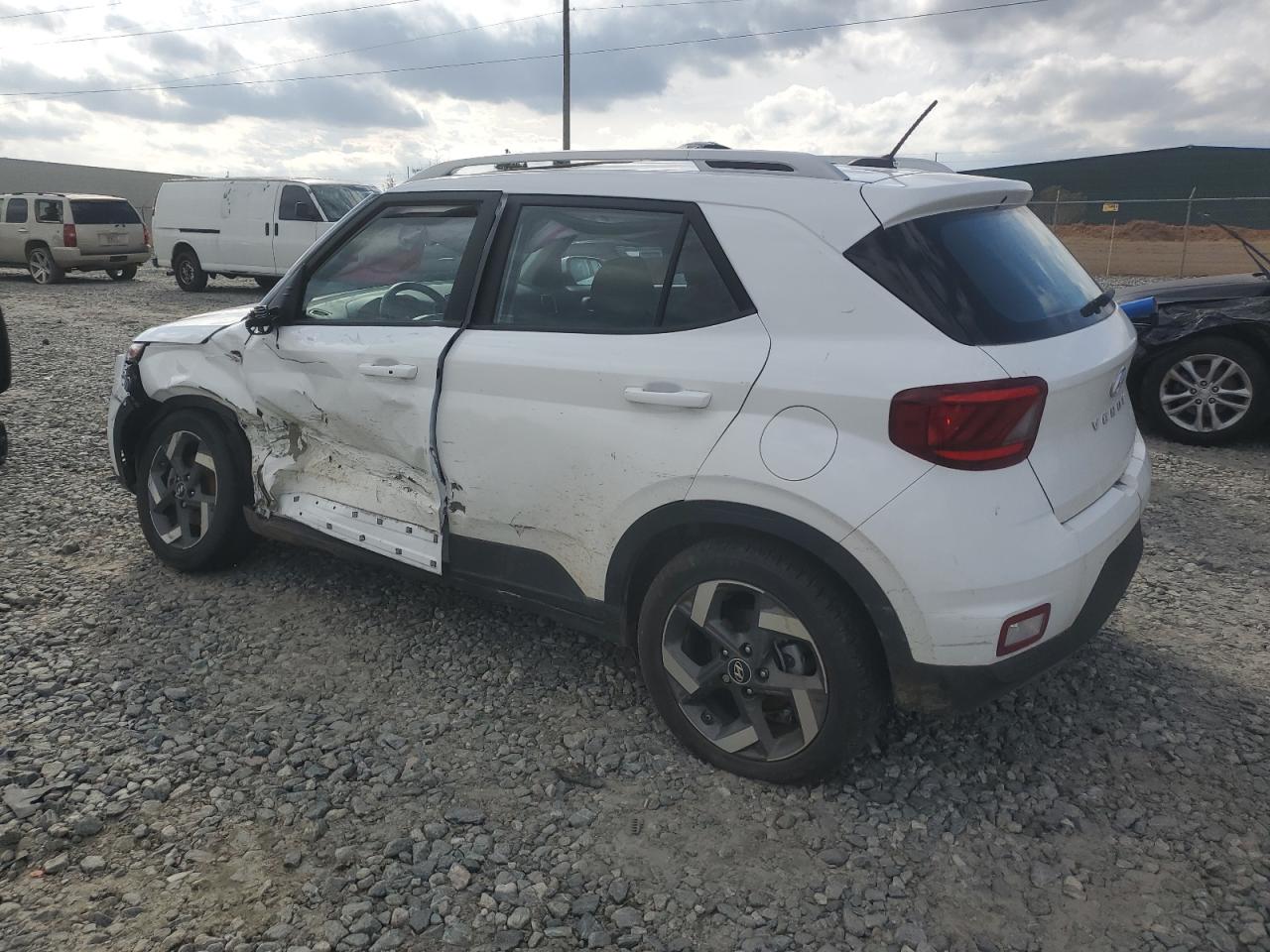 2024 HYUNDAI VENUE SEL VIN:KMHRC8A33RU323336