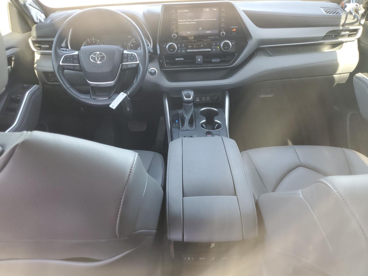 2022 TOYOTA HIGHLANDER XLE VIN:5TDGZRAH0NS105770