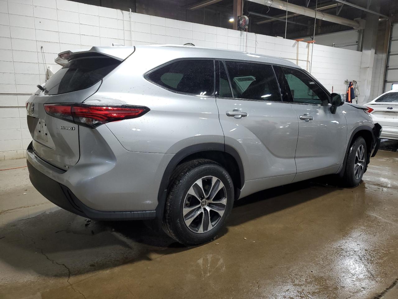2022 TOYOTA HIGHLANDER HYBRID XLE VIN:5TDGBRCH4NS559599