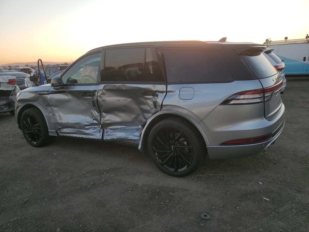 2024 LINCOLN AVIATOR BLACK LABEL VIN:5LM5J9XC7RGL02440