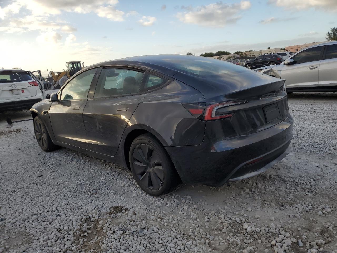2024 TESLA MODEL 3  VIN:5YJ3E1EB5RF849666