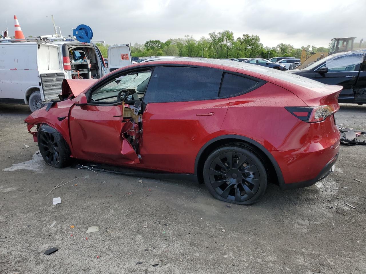 2024 TESLA MODEL Y  VIN:7SAYGDEE9RF987970