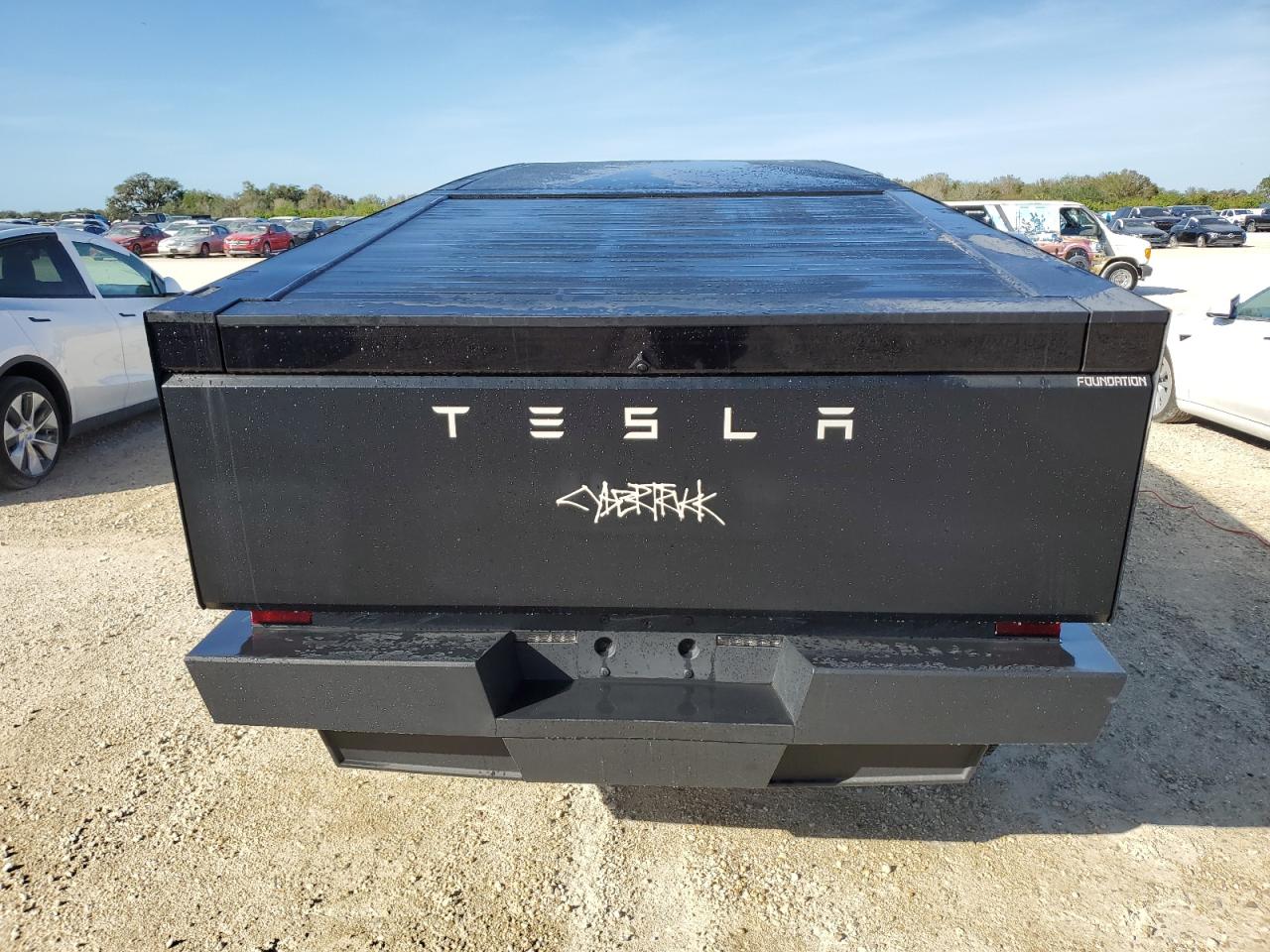 2024 TESLA CYBERTRUCK  VIN:7G2CEHED4RA006899