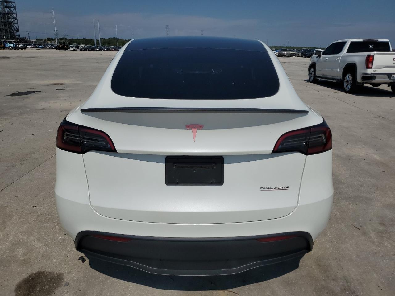 2024 TESLA MODEL Y  VIN:7SAYGDEF5RF046511