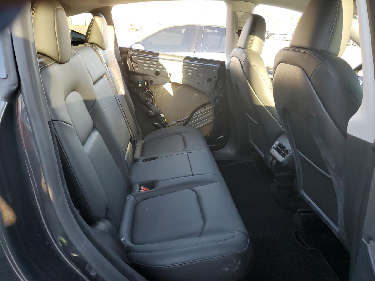 2024 TESLA MODEL Y  VIN:7SAYGDEE1RF002710
