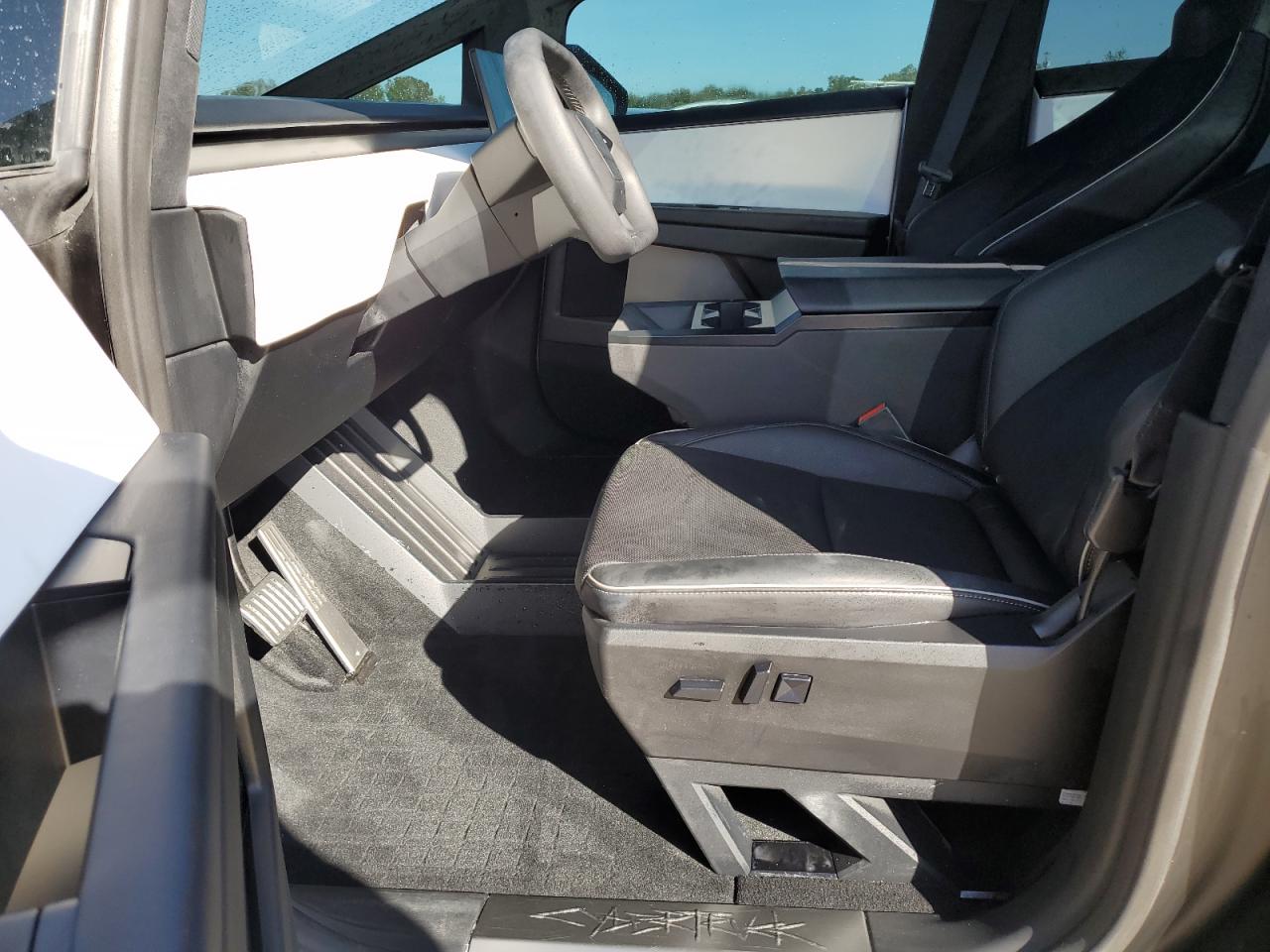 2024 TESLA CYBERTRUCK  VIN:7G2CEHED4RA006899