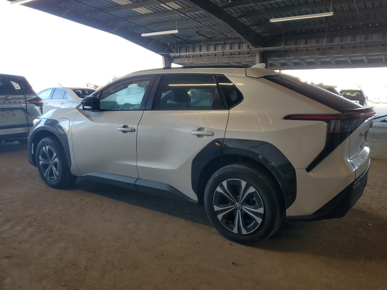 2023 TOYOTA BZ4X XLE VIN:JTMAAAAA5PA026872