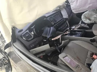 2017 Kia Carnival VIN: