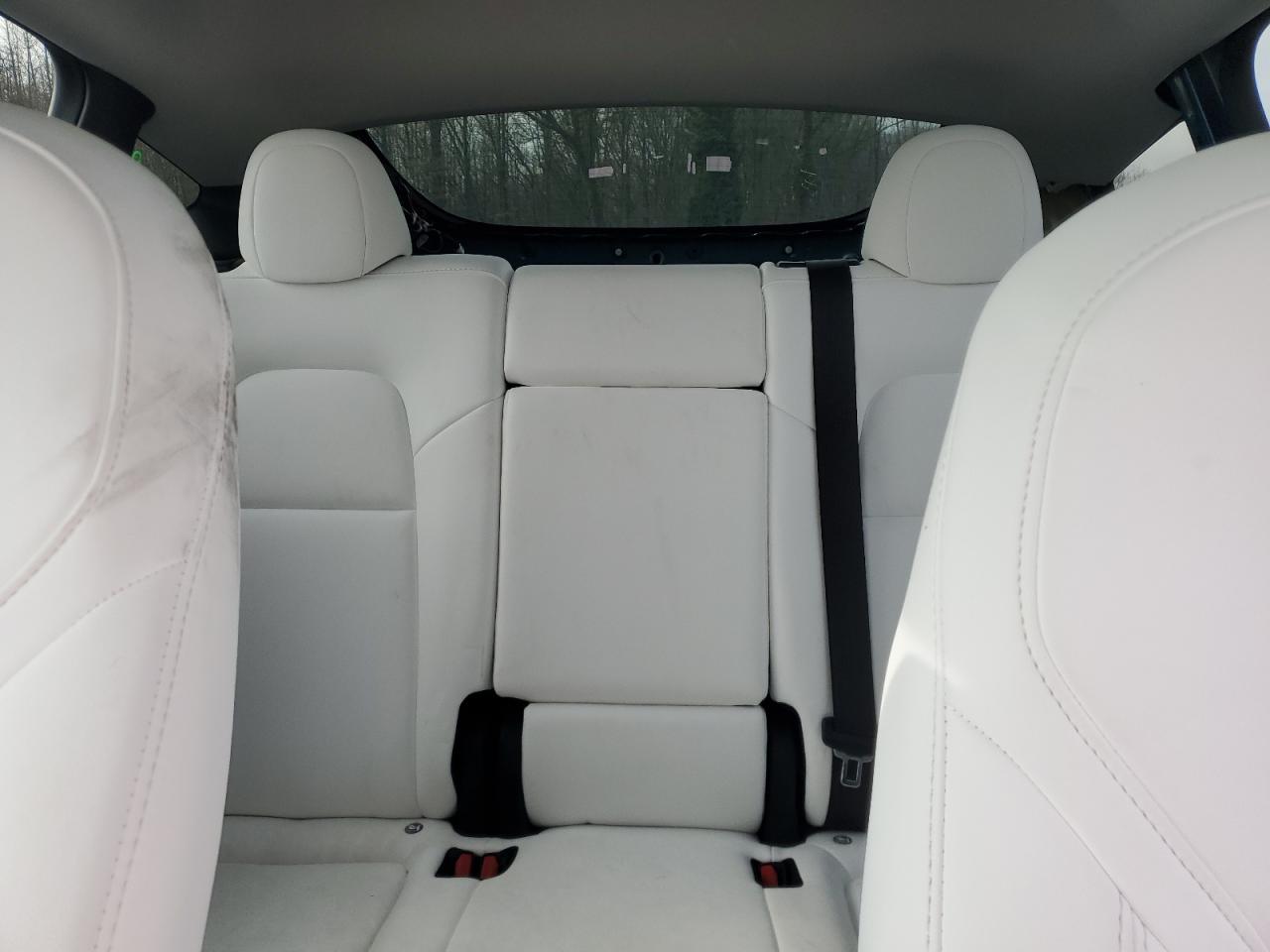 2024 TESLA MODEL Y VIN:7SAYGDEE6RA231851
