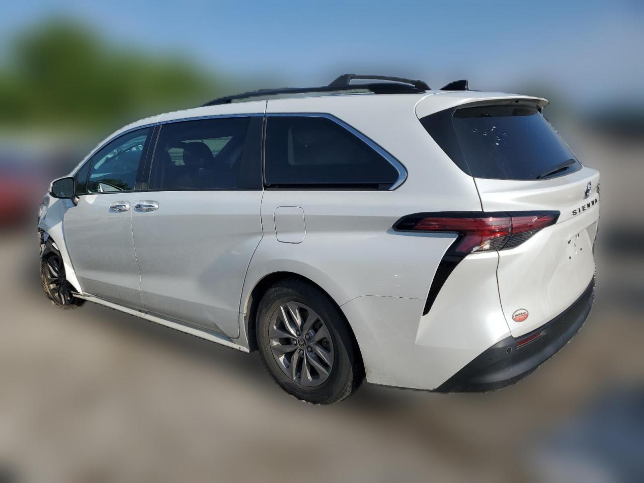 2022 TOYOTA SIENNA XLE VIN:5TDJRKEC1NS087064