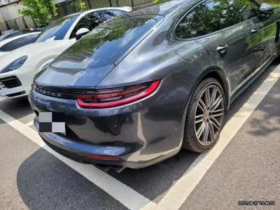 2018 Porsche Panamera VIN: