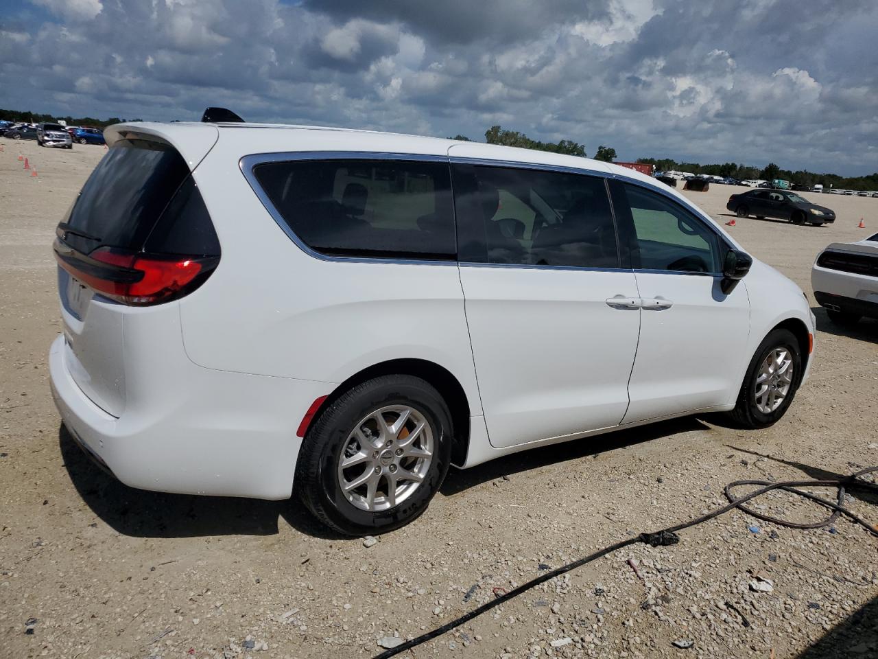 2024 CHRYSLER PACIFICA TOURING L VIN:2C4RC1BGXRR152160