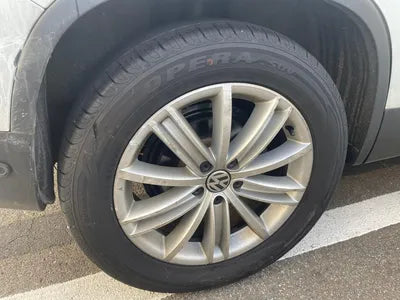 2015 Volkswagen Tiguan VIN: