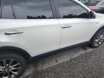 2018 Toyota RAV4 VIN: