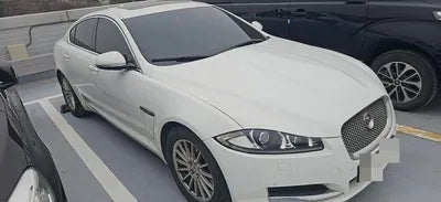 2015 Jaguar XF VIN: