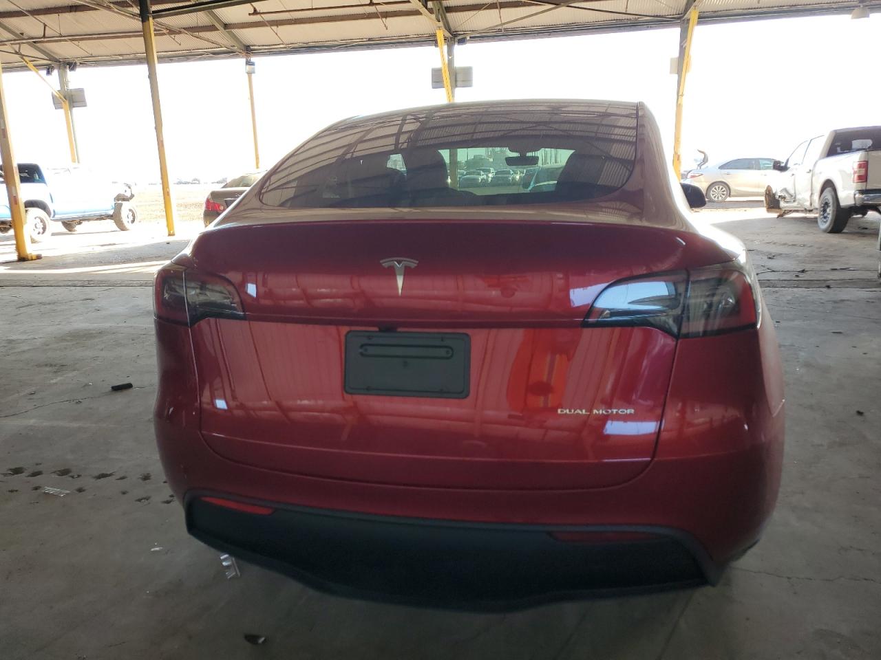 2024 TESLA MODEL Y  VIN:7SAYGDEE0RA276400