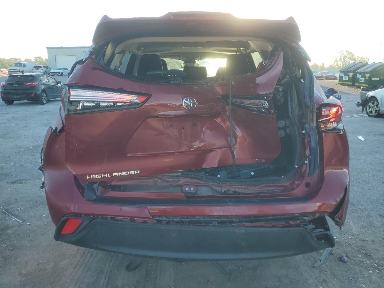 2022 TOYOTA HIGHLANDER XLE VIN:5TDGZRAH0NS560800