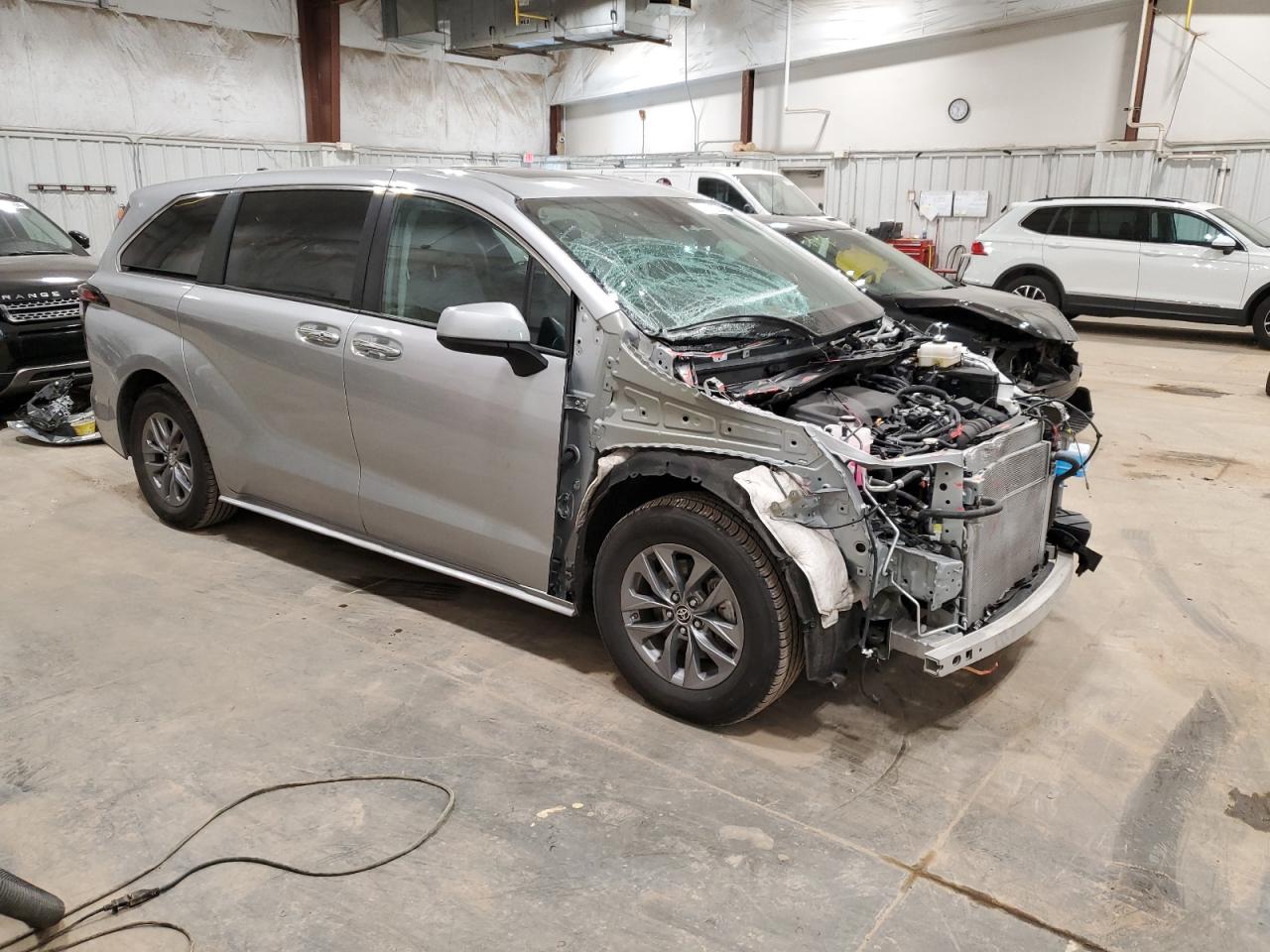 2022 TOYOTA SIENNA XLE VIN:5TDYRKEC9NS081950