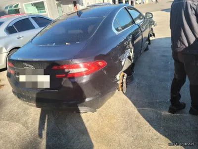 2014 Jaguar XF VIN:
