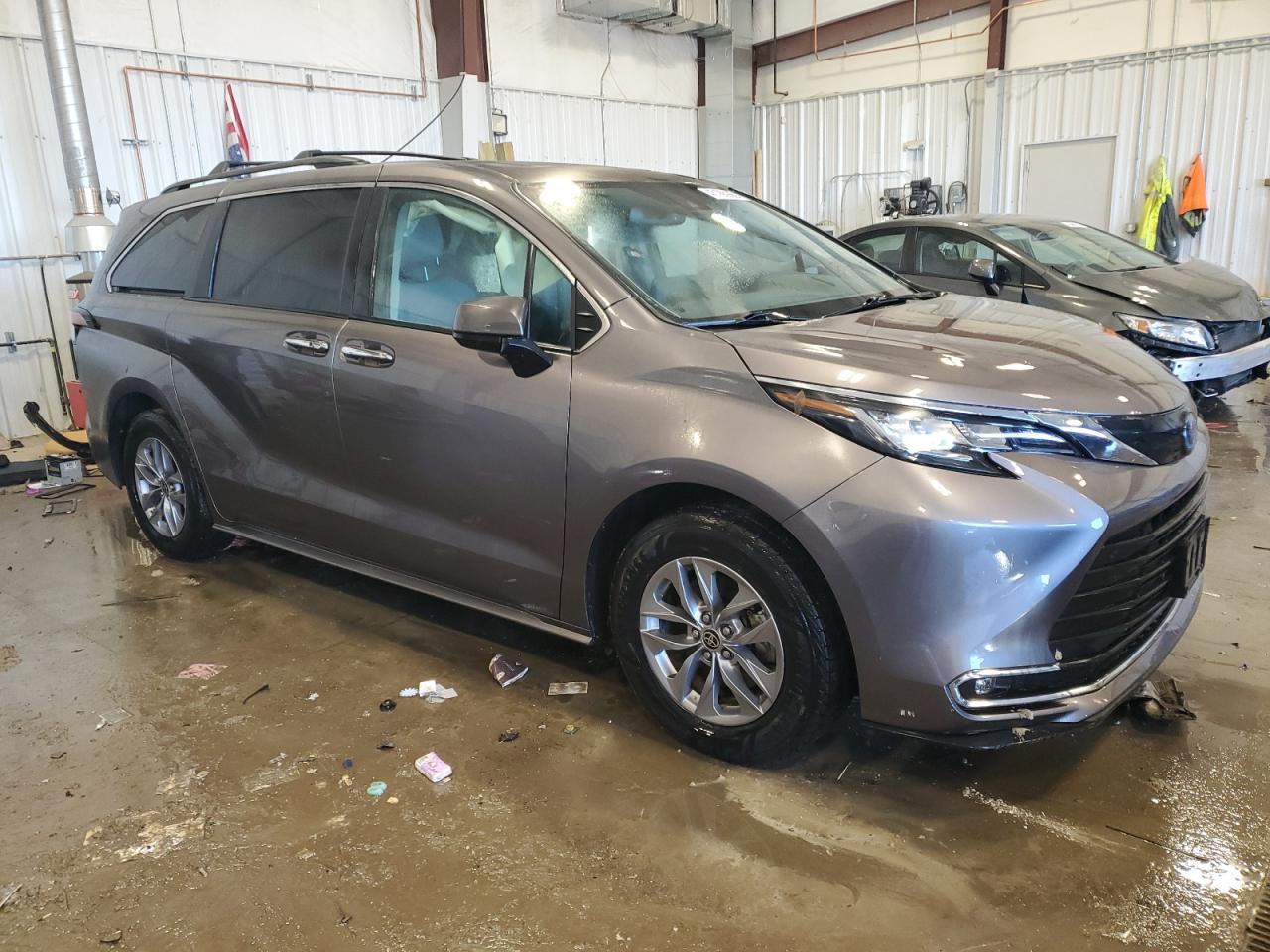 2022 TOYOTA SIENNA XLE VIN:5TDYSKFC6NS043806